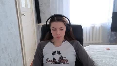 Anny Simpson online show from December 2025 06:00:01 AM