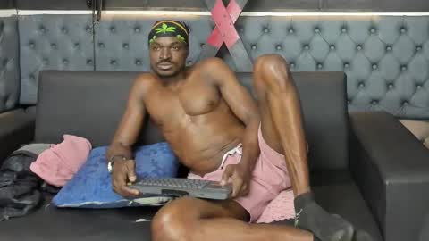 terranze_z online show from November 2025 09:02:01 PM