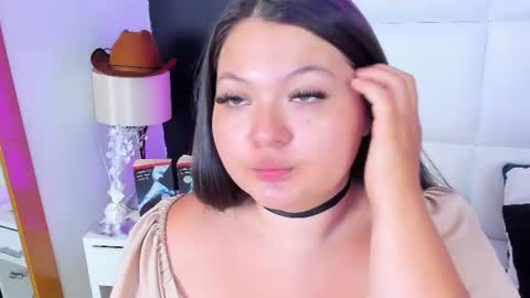 Snapshot of tessa_sinclaire chatting on June 2026 07:49:01 PM TERESA online show from June 2026 07:49:01 PM