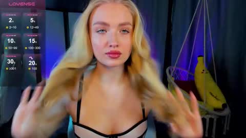 TessaHamilton online show from February 2026 01:04:01 PM