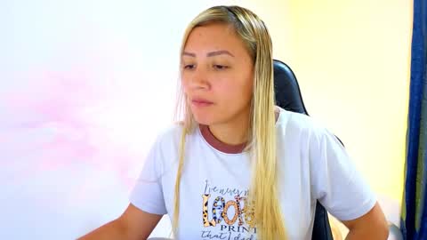 Snapshot of tessawhisnton chatting on November 2025 06:18:02 PM Tessy online show from November 2025 06:18:02 PM