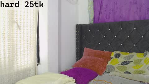 Snapshot of tessayleo_13 chatting on February 2025 03:49:02 PM tessa y leo online show from February 2025 03:49:02 PM