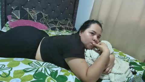 Snapshot of tessayleo_13 chatting on May 2026 03:43:01 PM tessa y leo online show from May 2026 03:43:01 PM