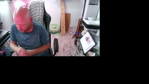 ThicThighsBlueEyes online show from September 2025 07:04:01 PM