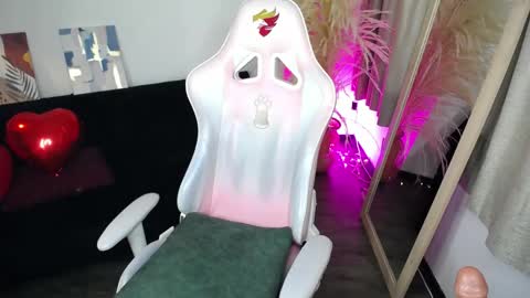 teylo_80as online show from April 2026 12:23:01 PM