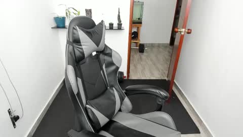 Teylor Fel online show from February 2025 07:49:02 PM