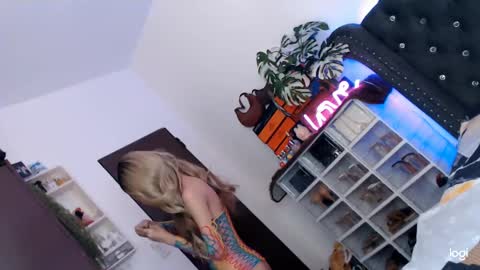 Snapshot of tgirl_adele chatting on March 2025 03:46:02 AM Itsme tgirlAdele online show from March 2025 03:46:02 AM