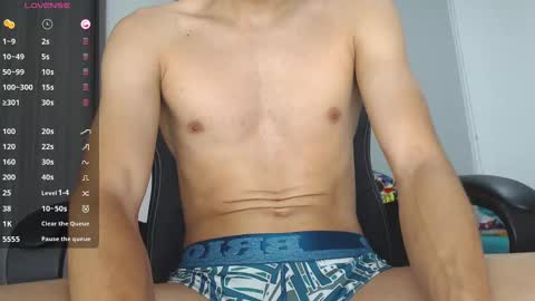 Snapshot of th_russ chatting on March 2025 12:34:01 PM INSTAGRAM Th1rss online show from March 2025 12:34:01 PM