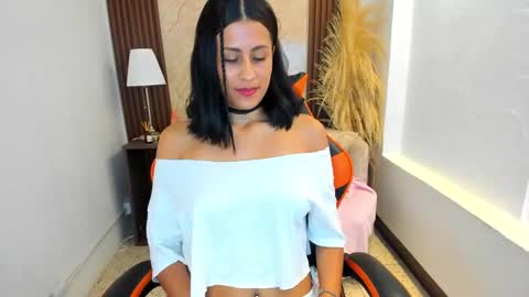 Snapshot of thais_kim chatting on September 2025 12:18:01 PM Sweet Thais online show from September 2025 12:18:01 PM