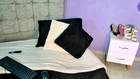 Thalia  online show from March 2026 05:19:02 PM