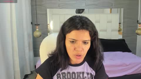 Snapshot of thalialopez chatting on February 2026 10:45:02 AM Thalia online show from February 2026 10:45:02 AM