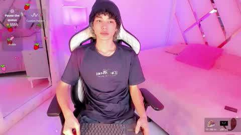 Snapshot of thanier_18 chatting on February 2026 07:14:02 PM thanier_18 online show from February 2026 07:14:02 PM