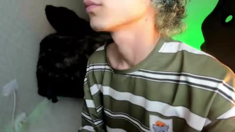 Snapshot of thanier_18 chatting on February 2026 08:21:01 PM thanier_18 online show from February 2026 08:21:01 PM