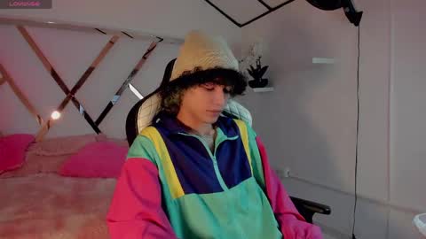 thanier_18 online show from May 2026 07:09:01 PM