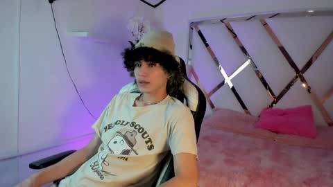 thanier_18 online show from May 2026 06:48:02 PM