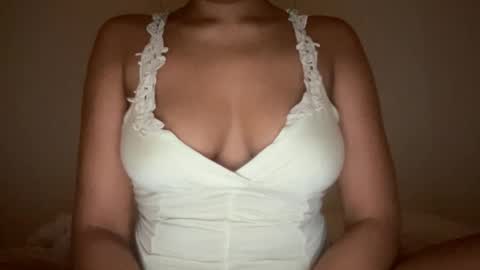 Melanie online show from October 2025 12:22:02 AM