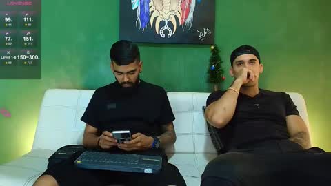 SCOTT  THEO  KAMERON  GENDERSON online show from November 2025 01:40:01 AM