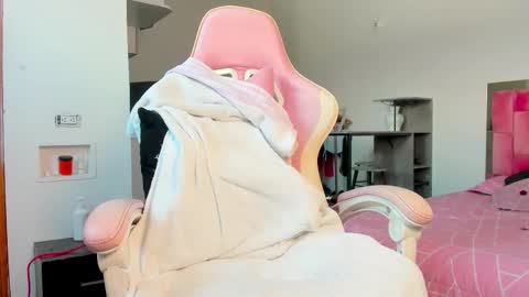 IGAleja queen1 online show from December 2025 03:52:02 PM