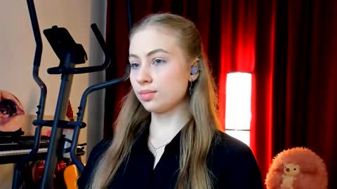 Snapshot of the_steel_magnolia_ chatting on October 2025 01:22:01 AM Ally STREAMING ON TWITCH NOW Check my Twitter for updates online show from October 2025 01:22:01 AM