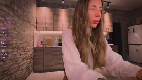 J online show from September 2025 05:45:01 PM