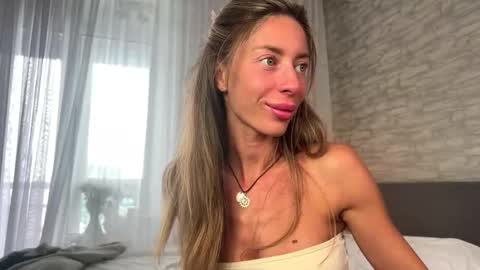 J online show from September 2025 12:49:02 PM