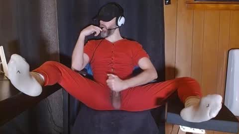 Snapshot of thebarefootgamer chatting on January 2025 06:24:02 PM Blue and Red online show from January 2025 06:24:02 PM