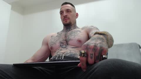Snapshot of thebestmuscles chatting on May 2026 07:10:02 PM John online show from May 2026 07:10:02 PM