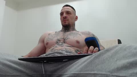 Snapshot of thebestmuscles chatting on July 2026 08:11:01 PM John online show from July 2026 08:11:01 PM