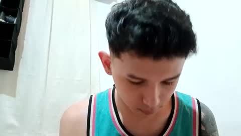 thebluesky_18 online show from November 2025 04:07:02 PM