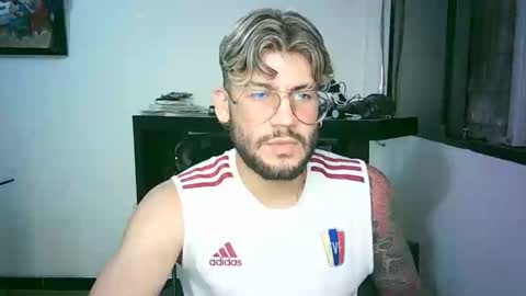 Snapshot of thedragonboyxxx chatting on March 2026 05:13:01 AM thedragonboyxxx online show from March 2026 05:13:01 AM
