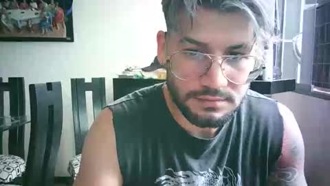 Snapshot of thedragonboyxxx chatting on April 2026 06:01:02 PM thedragonboyxxx online show from April 2026 06:01:02 PM