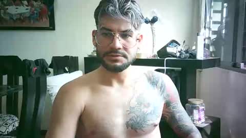 Snapshot of thedragonboyxxx chatting on April 2026 01:27:02 PM thedragonboyxxx online show from April 2026 01:27:02 PM
