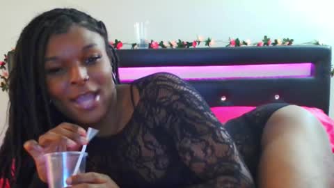 Snapshot of theebody chatting on October 2025 05:50:02 AM theebody online show from October 2025 05:50:02 AM