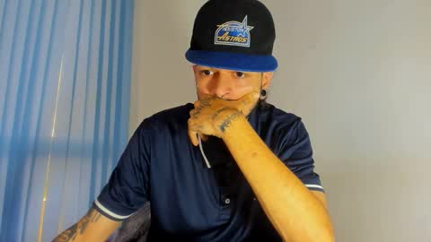 independent Model online show from November 2025 10:20:02 PM