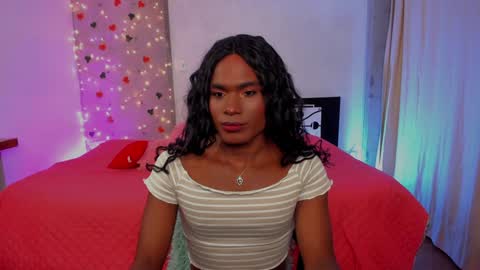 Snapshot of thegoldenbitch chatting on December 2024 12:22:01 AM Goldie online show from December 2024 12:22:01 AM