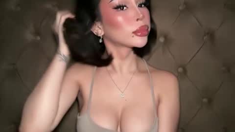 Elle  dont forget to folloW me and thumbs up online show from May 2026 02:25:01 PM