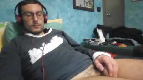 Snapshot of theitalianx95x chatting on December 2024 09:53:02 PM theitalianx95x online show from December 2024 09:53:02 PM