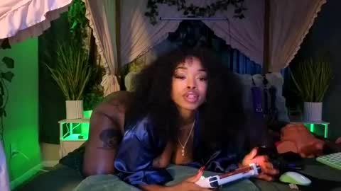 Snapshot of thelovelybrown chatting on July 2026 12:57:01 AM thelovelybrown online show from July 2026 12:57:01 AM