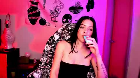 themelrose online show from November 2025 12:14:02 AM