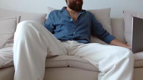 TheMonarchGoat online show from October 2025 08:37:01 AM