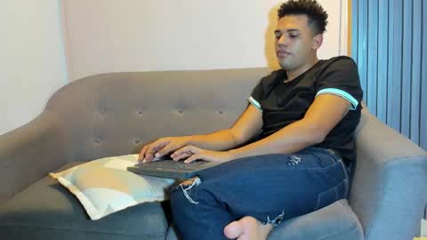 Snapshot of theo_morris chatting on February 2026 05:30:02 AM theo_morris online show from February 2026 05:30:02 AM