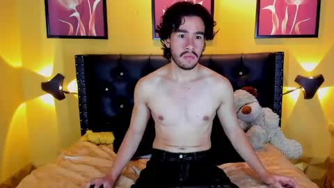 theo_riviera online show from May 2026 01:39:02 PM