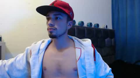 Snapshot of theo_stone04 chatting on November 2025 08:36:02 AM Theo online show from November 2025 08:36:02 AM