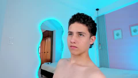 Snapshot of theohawke_ chatting on January 2025 05:05:01 PM THEO- MATEO online show from January 2025 05:05:01 PM