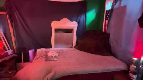 Snapshot of theonlyboi43ver chatting on December 2025 09:31:02 PM theonlyboi43ver online show from December 2025 09:31:02 PM