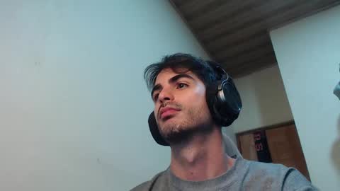 Santiago Enrique online show from October 2025 06:09:01 AM