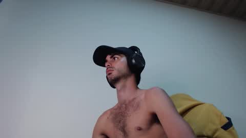 Santiago Enrique online show from March 2026 04:29:04 AM