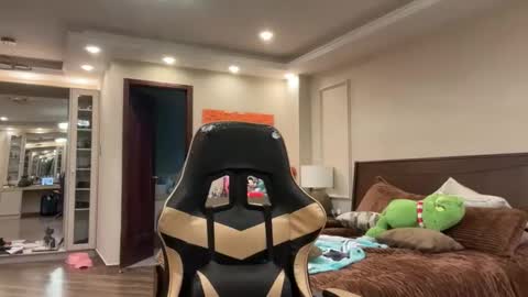 therealcamilabaddie online show from October 2025 07:35:02 PM