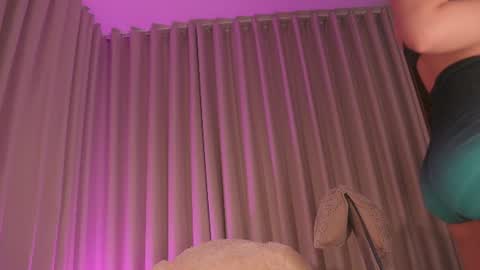 Snapshot of therealpeach_ chatting on July 2026 02:25:02 AM online show from July 2026 02:25:02 AM