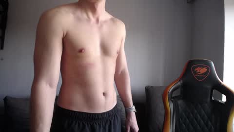 Snapshot of theroadtomars chatting on February 2025 11:33:02 AM Nick online show from February 2025 11:33:02 AM